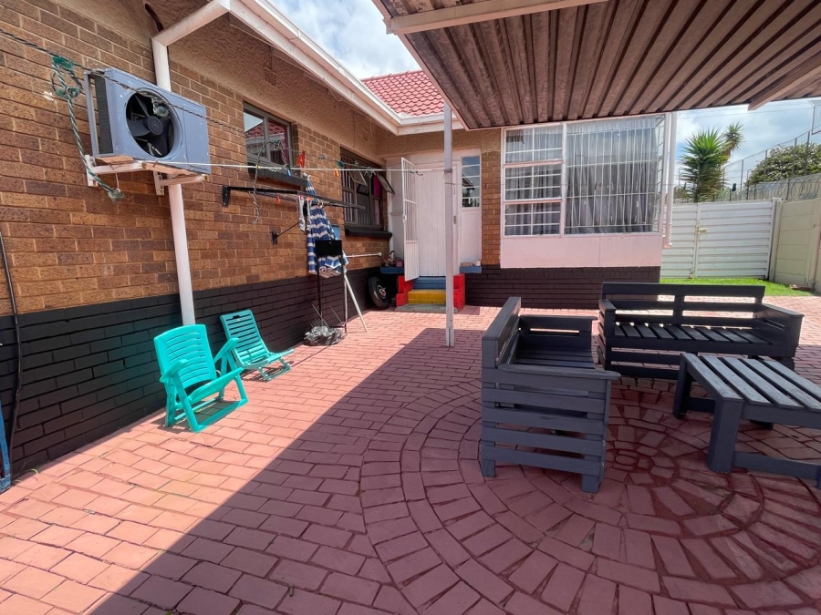 3 Bedroom Property for Sale in Robertsham Gauteng
