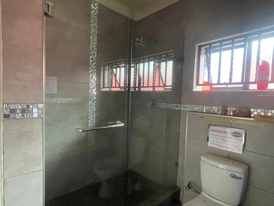 3 Bedroom Property for Sale in Robertsham Gauteng