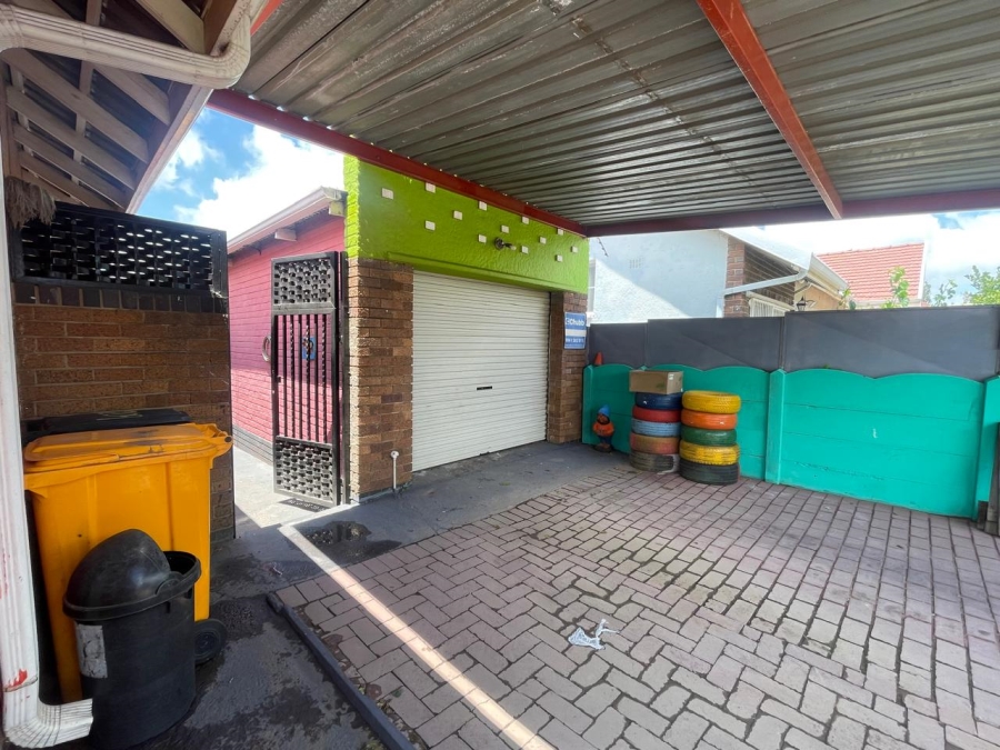 3 Bedroom Property for Sale in Robertsham Gauteng