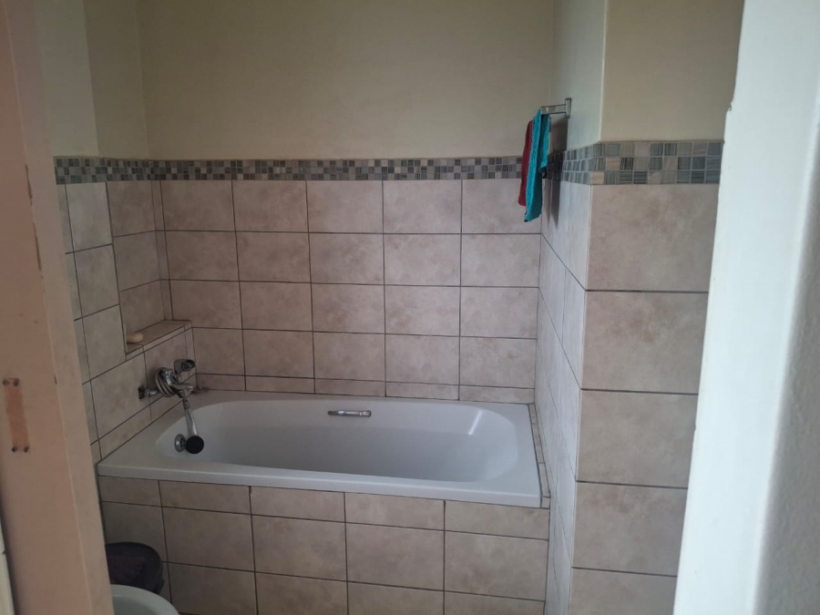 To Let 2 Bedroom Property for Rent in Silverton Gauteng