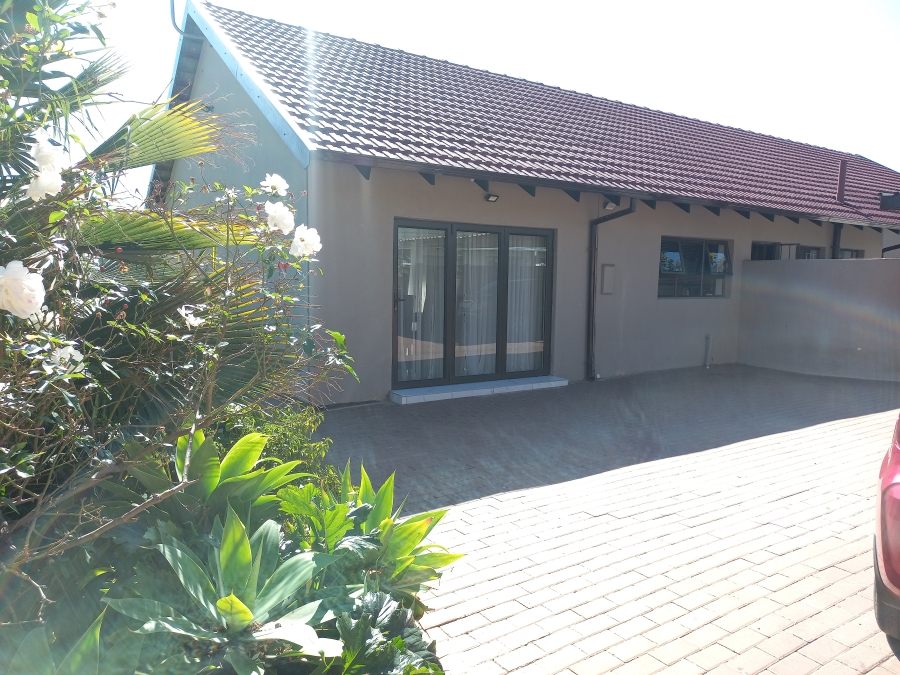 3 Bedroom Property for Sale in Dorandia Gauteng