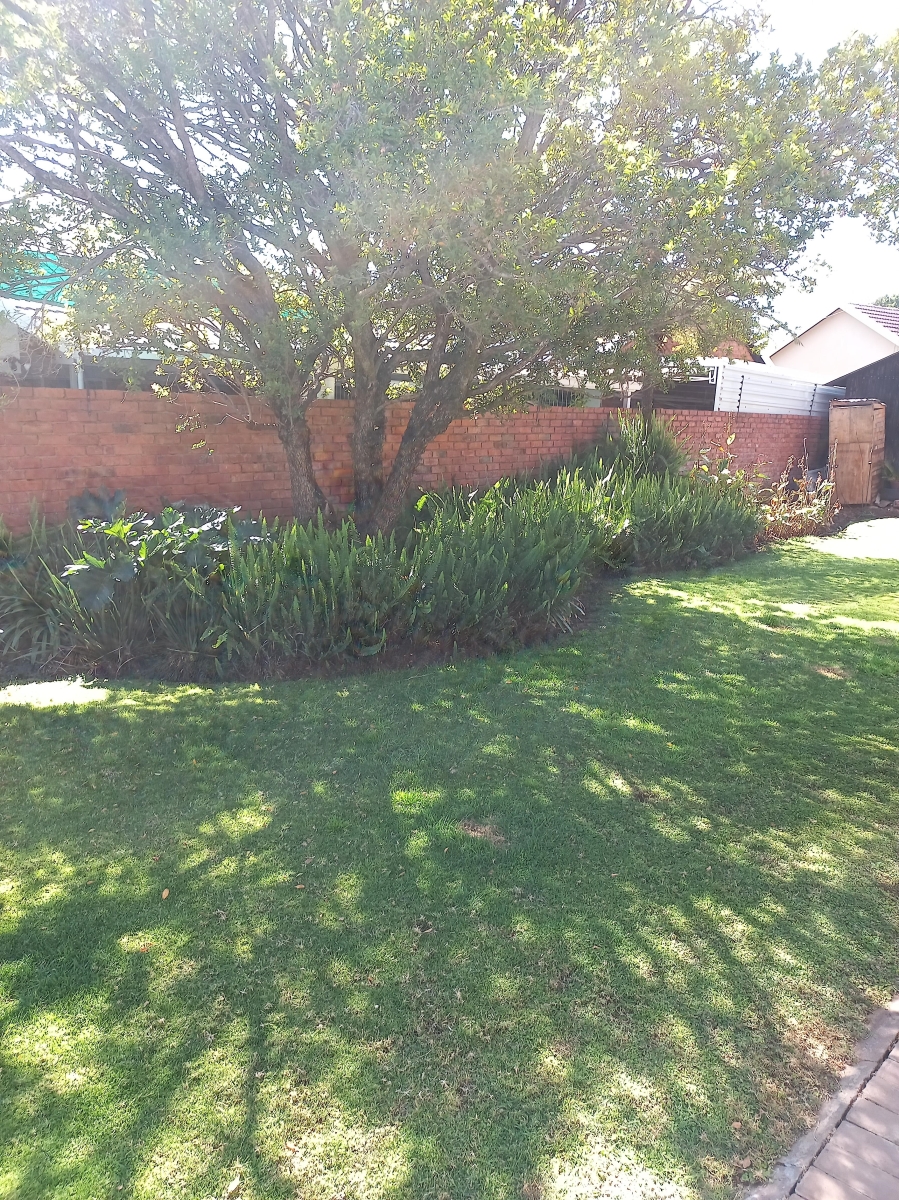 3 Bedroom Property for Sale in Dorandia Gauteng