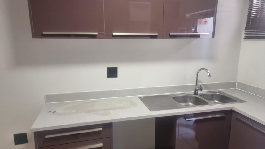 To Let 2 Bedroom Property for Rent in Blue Hills Gauteng