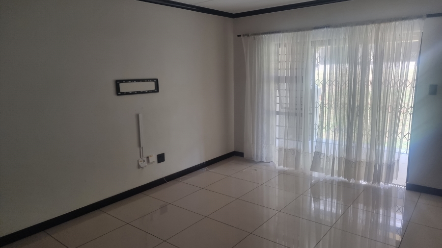To Let 2 Bedroom Property for Rent in Blue Hills Gauteng