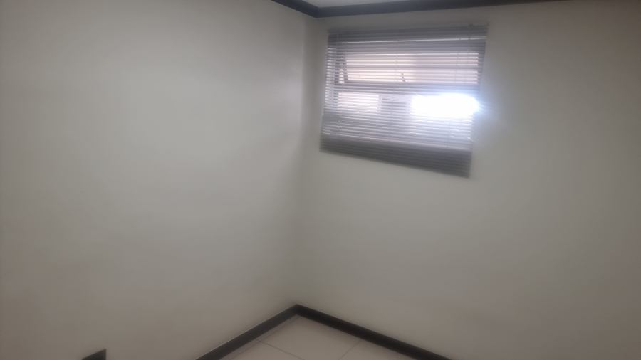 To Let 2 Bedroom Property for Rent in Blue Hills Gauteng