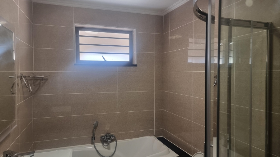 To Let 2 Bedroom Property for Rent in Blue Hills Gauteng