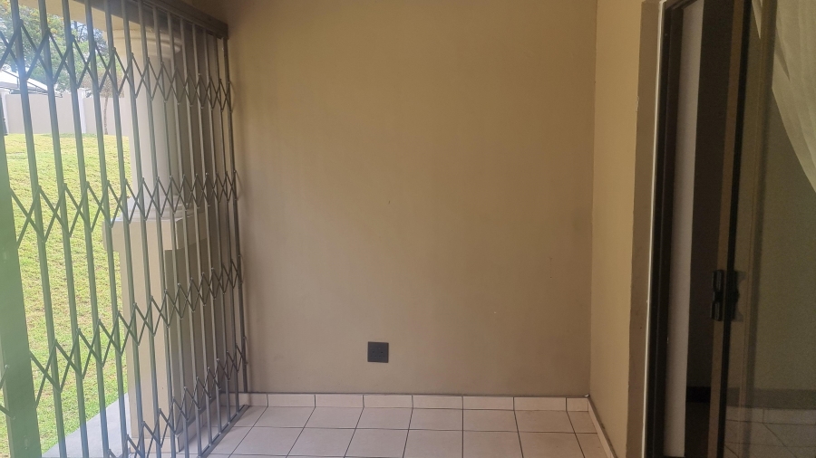 To Let 2 Bedroom Property for Rent in Blue Hills Gauteng