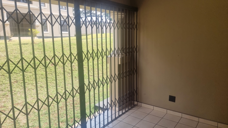 To Let 2 Bedroom Property for Rent in Blue Hills Gauteng