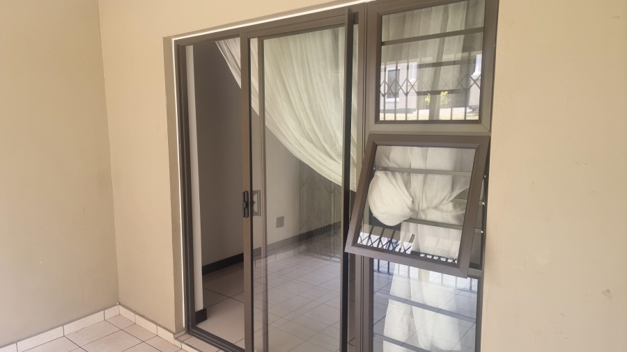To Let 2 Bedroom Property for Rent in Blue Hills Gauteng