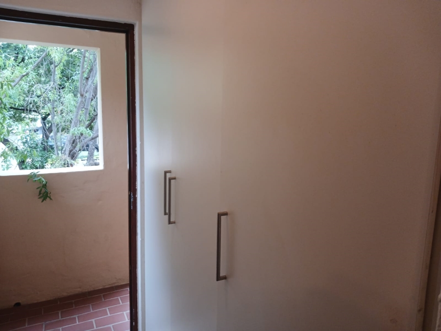 1 Bedroom Property for Sale in Lonehill Gauteng