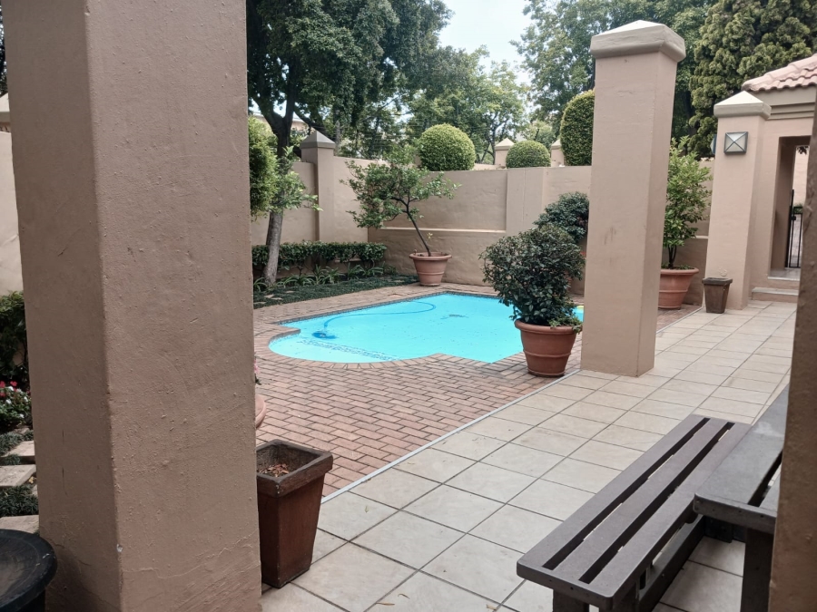 1 Bedroom Property for Sale in Lonehill Gauteng