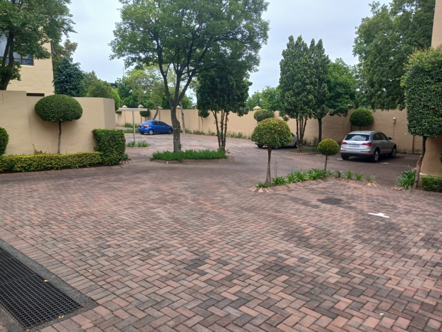 1 Bedroom Property for Sale in Lonehill Gauteng