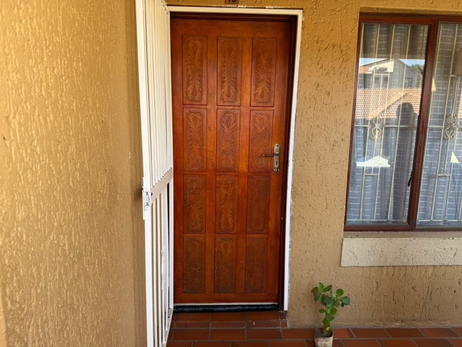 2 Bedroom Property for Sale in Florida Gauteng