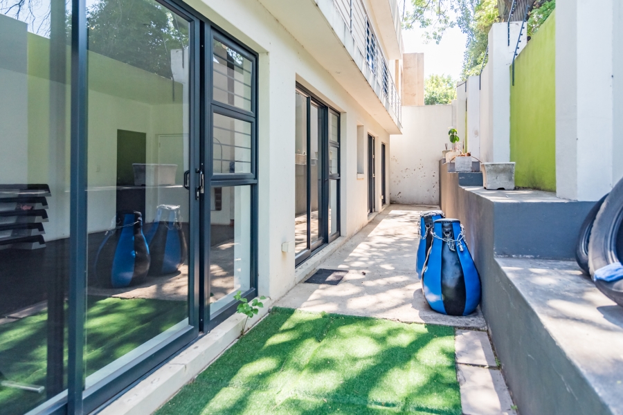 2 Bedroom Property for Sale in Bryanston Gauteng