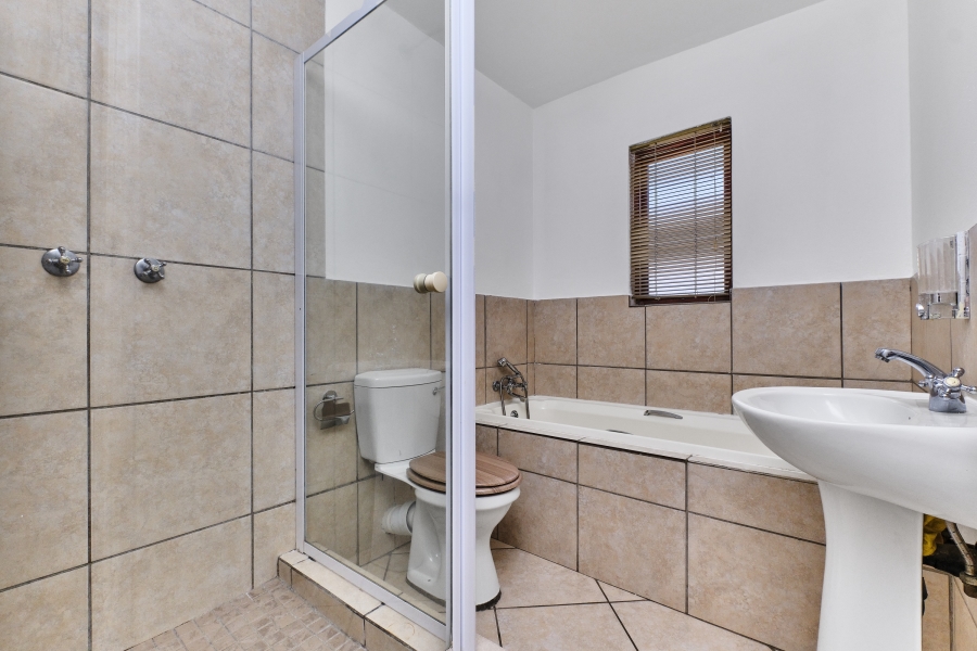 3 Bedroom Property for Sale in Barbeque Downs Gauteng