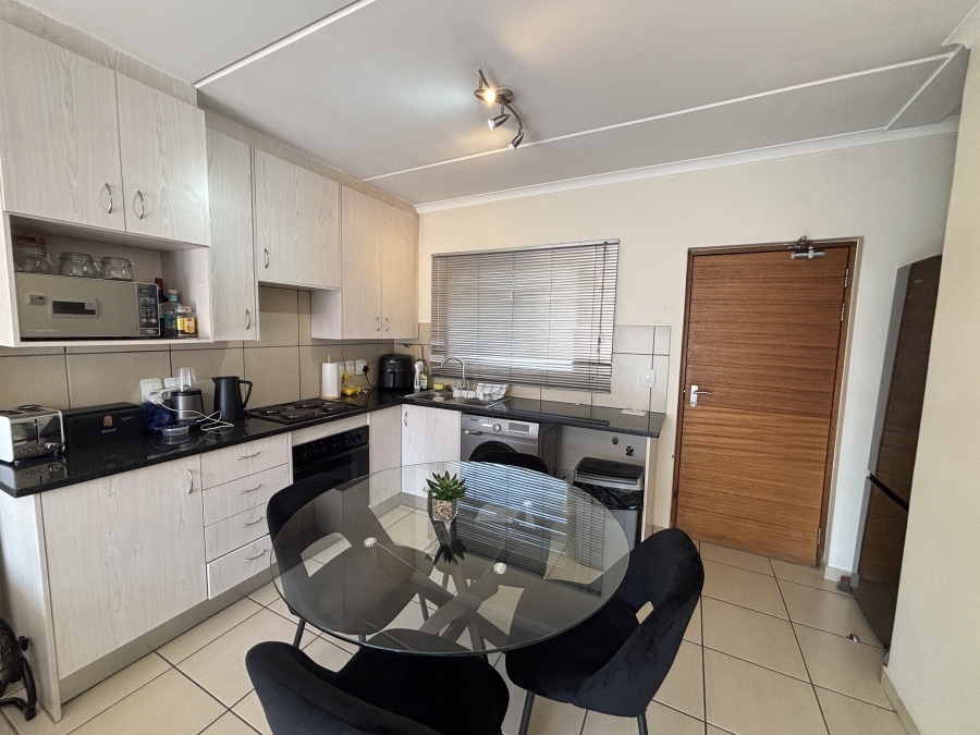 2 Bedroom Property for Sale in Barbeque Downs Gauteng