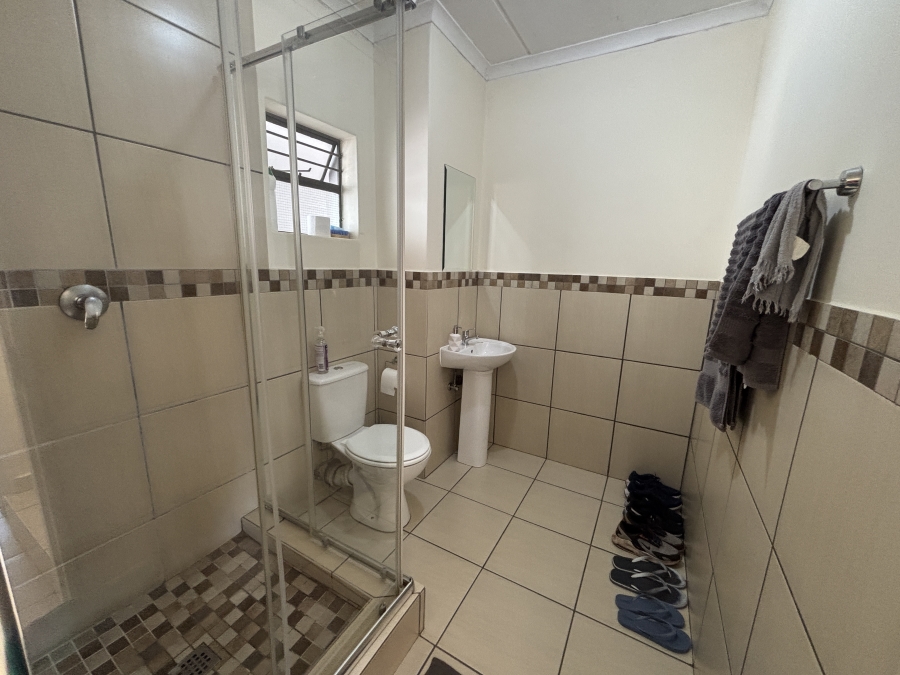 2 Bedroom Property for Sale in Barbeque Downs Gauteng