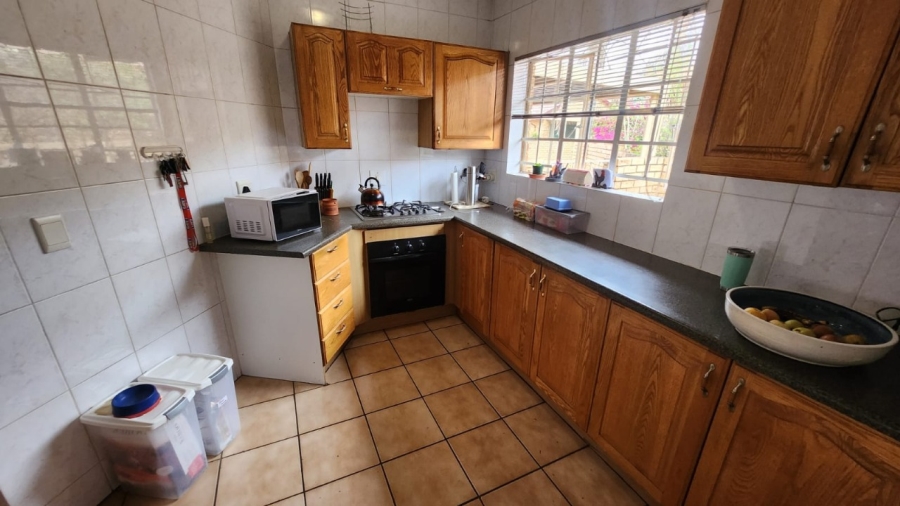 3 Bedroom Property for Sale in Rooihuiskraal North Gauteng