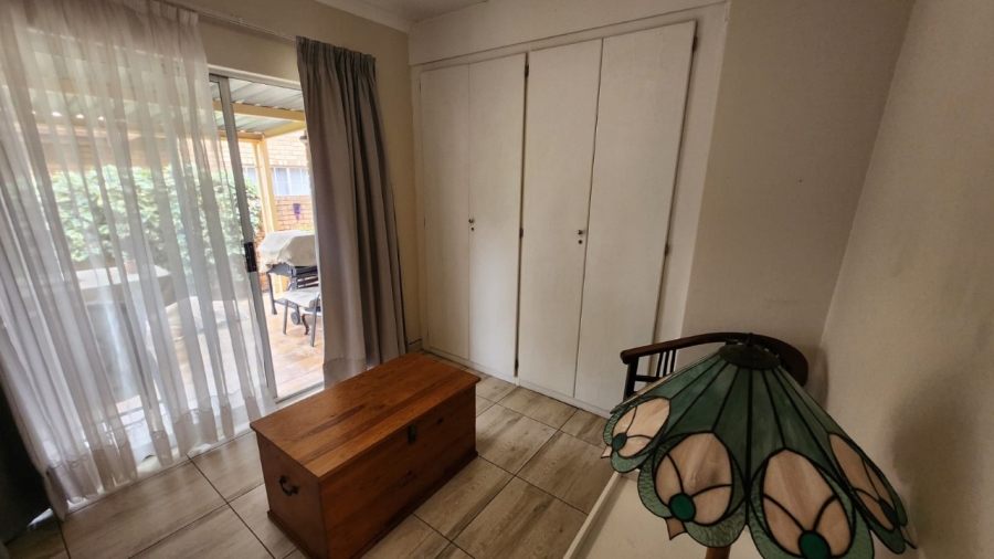 3 Bedroom Property for Sale in Rooihuiskraal North Gauteng