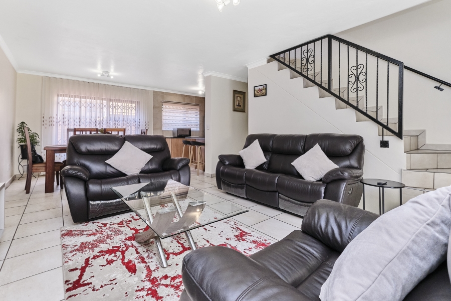 4 Bedroom Property for Sale in Honeydew Manor Gauteng