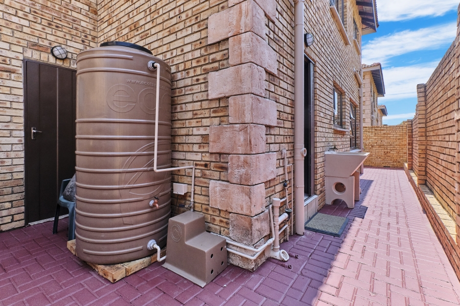 4 Bedroom Property for Sale in Honeydew Manor Gauteng