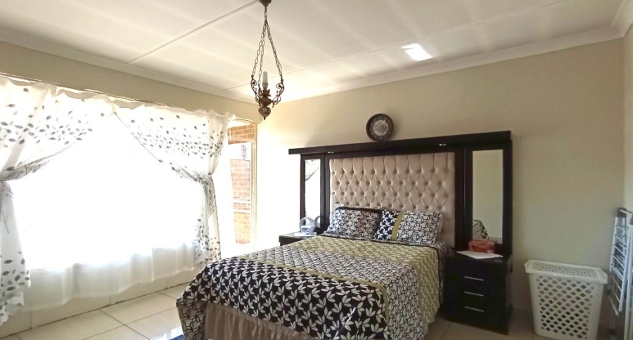 2 Bedroom Property for Sale in Florida Gauteng