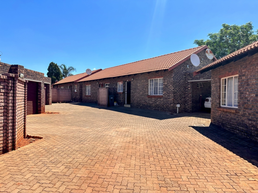 2 Bedroom Property for Sale in The Orchards Gauteng