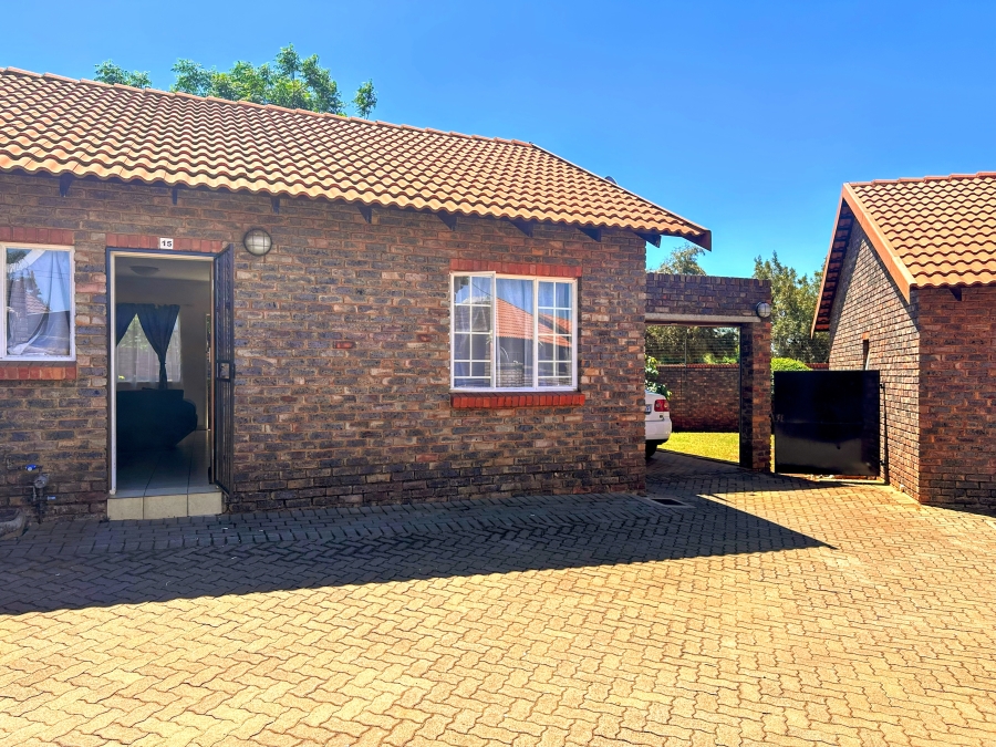 2 Bedroom Property for Sale in The Orchards Gauteng