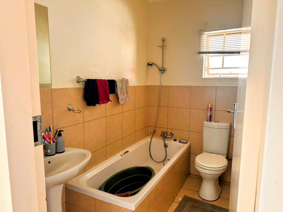 2 Bedroom Property for Sale in The Orchards Gauteng