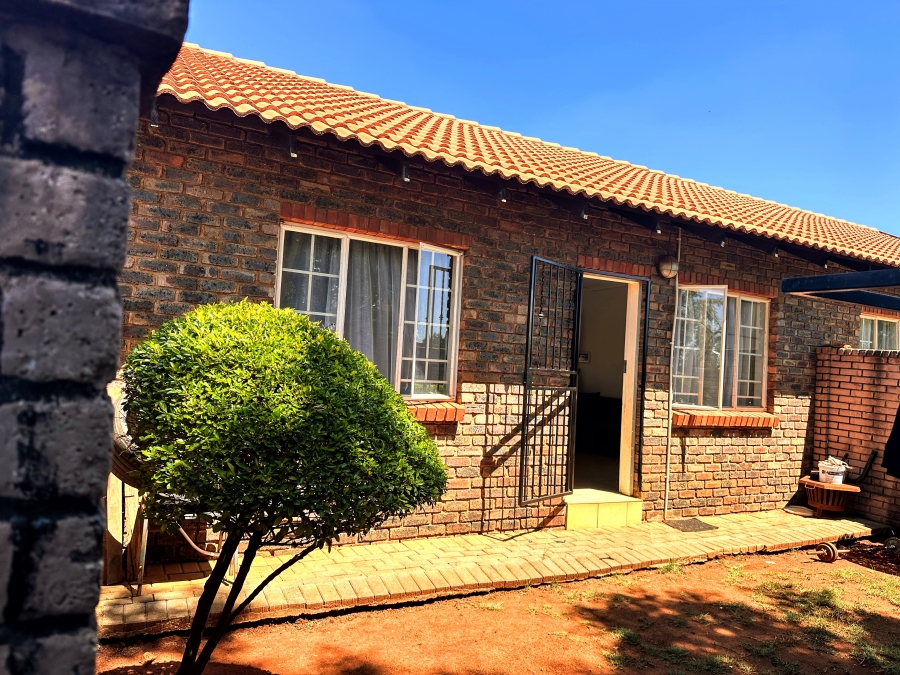 2 Bedroom Property for Sale in The Orchards Gauteng
