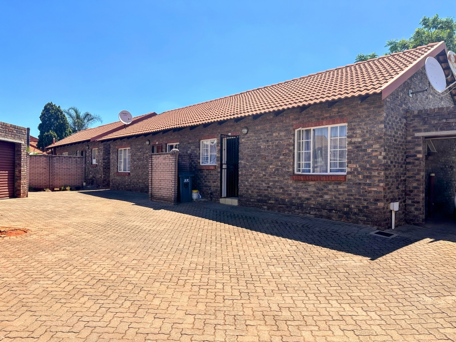 2 Bedroom Property for Sale in The Orchards Gauteng
