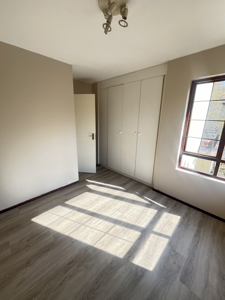 To Let 2 Bedroom Property for Rent in Bryanston Gauteng