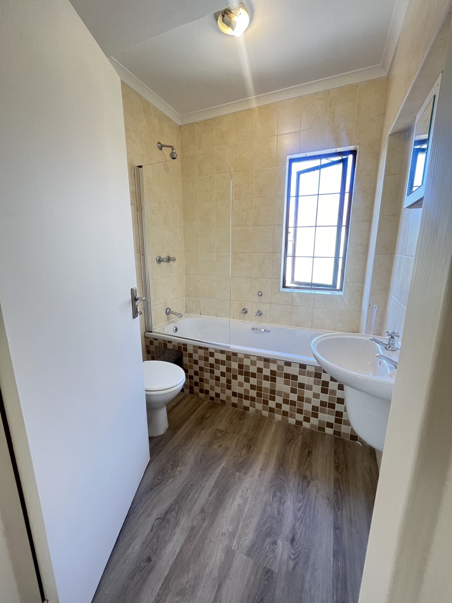 To Let 2 Bedroom Property for Rent in Bryanston Gauteng