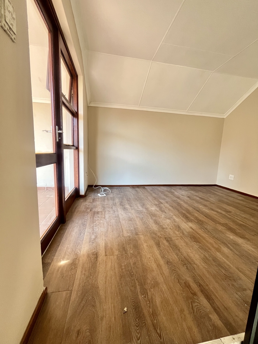 To Let 2 Bedroom Property for Rent in Bryanston Gauteng