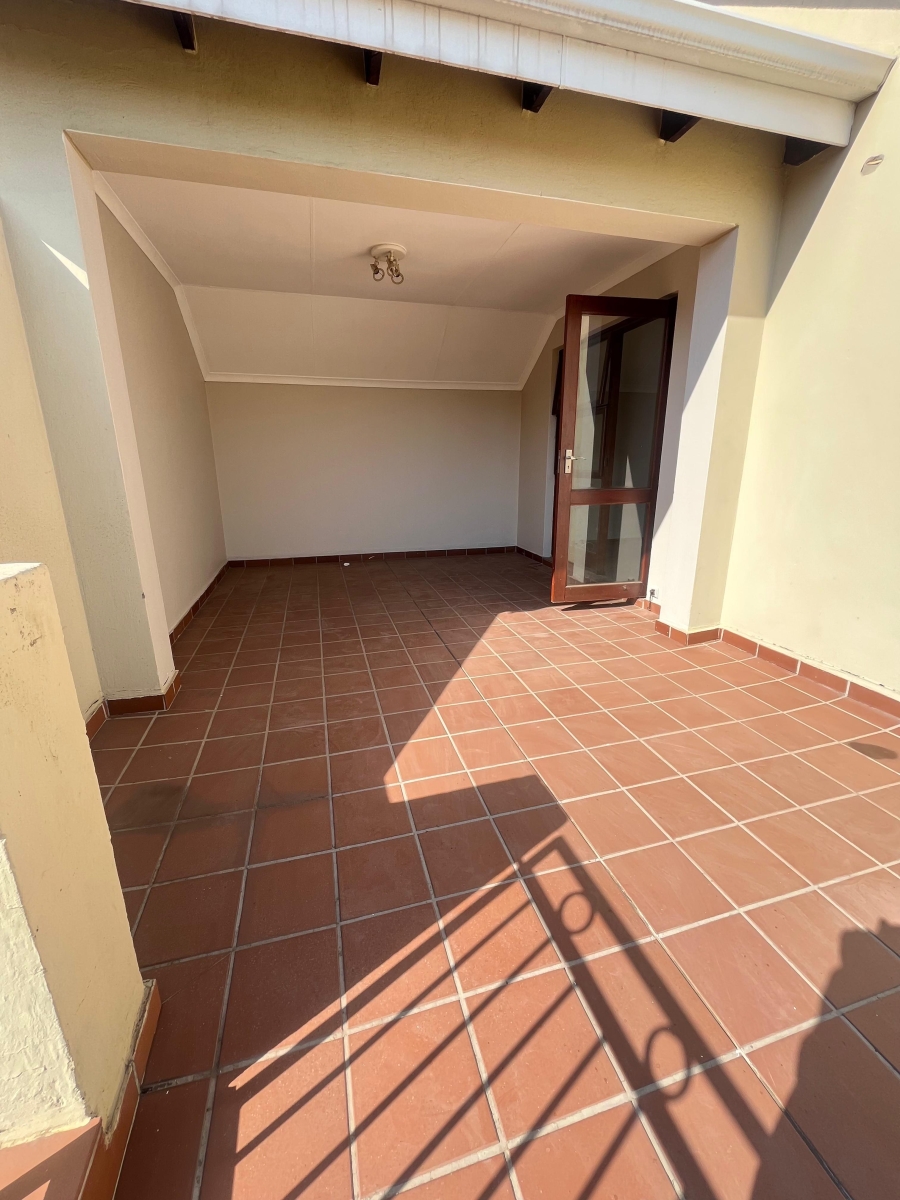 To Let 2 Bedroom Property for Rent in Bryanston Gauteng