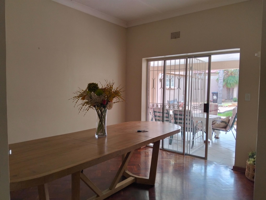 4 Bedroom Property for Sale in Linmeyer Gauteng