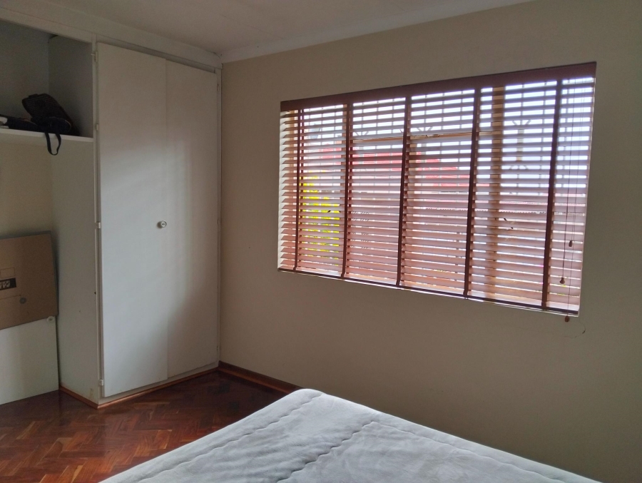 4 Bedroom Property for Sale in Linmeyer Gauteng