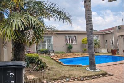 4 Bedroom Property for Sale in Linmeyer Gauteng