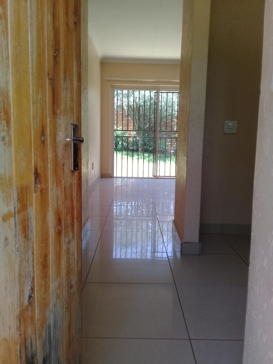 2 Bedroom Property for Sale in Groblerpark Gauteng