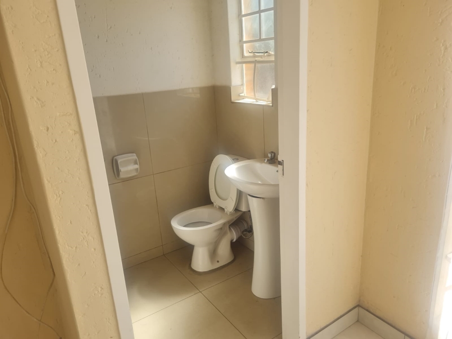 2 Bedroom Property for Sale in Groblerpark Gauteng