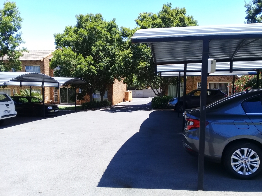 2 Bedroom Property for Sale in Groblerpark Gauteng