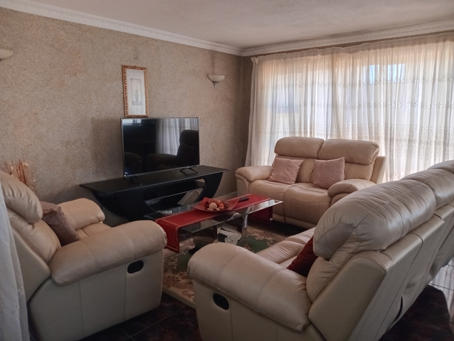 3 Bedroom Property for Sale in Corlett Gardens Gauteng