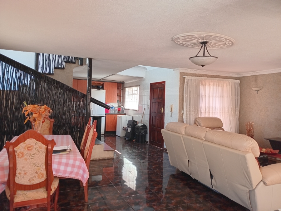 3 Bedroom Property for Sale in Corlett Gardens Gauteng