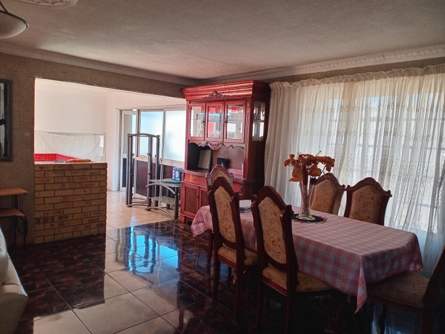 3 Bedroom Property for Sale in Corlett Gardens Gauteng