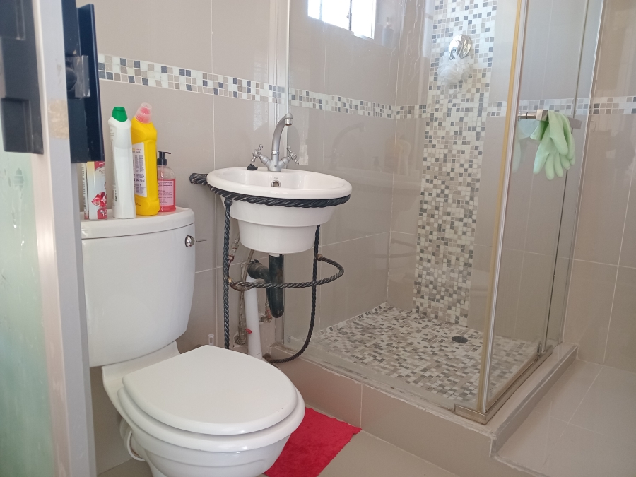 3 Bedroom Property for Sale in Corlett Gardens Gauteng