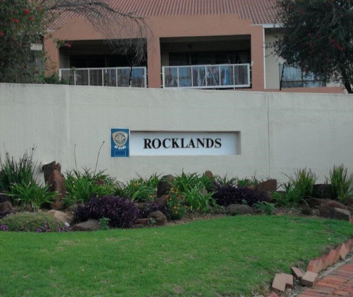 2 Bedroom Property for Sale in Corlett Gardens Gauteng