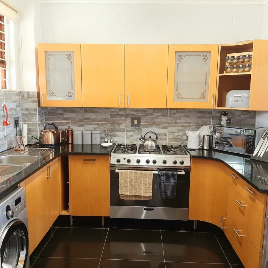 2 Bedroom Property for Sale in Corlett Gardens Gauteng