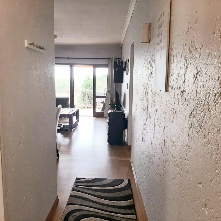 2 Bedroom Property for Sale in Corlett Gardens Gauteng