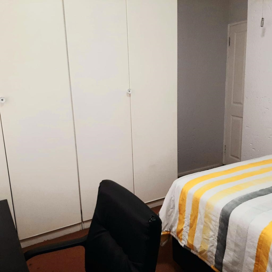 2 Bedroom Property for Sale in Corlett Gardens Gauteng