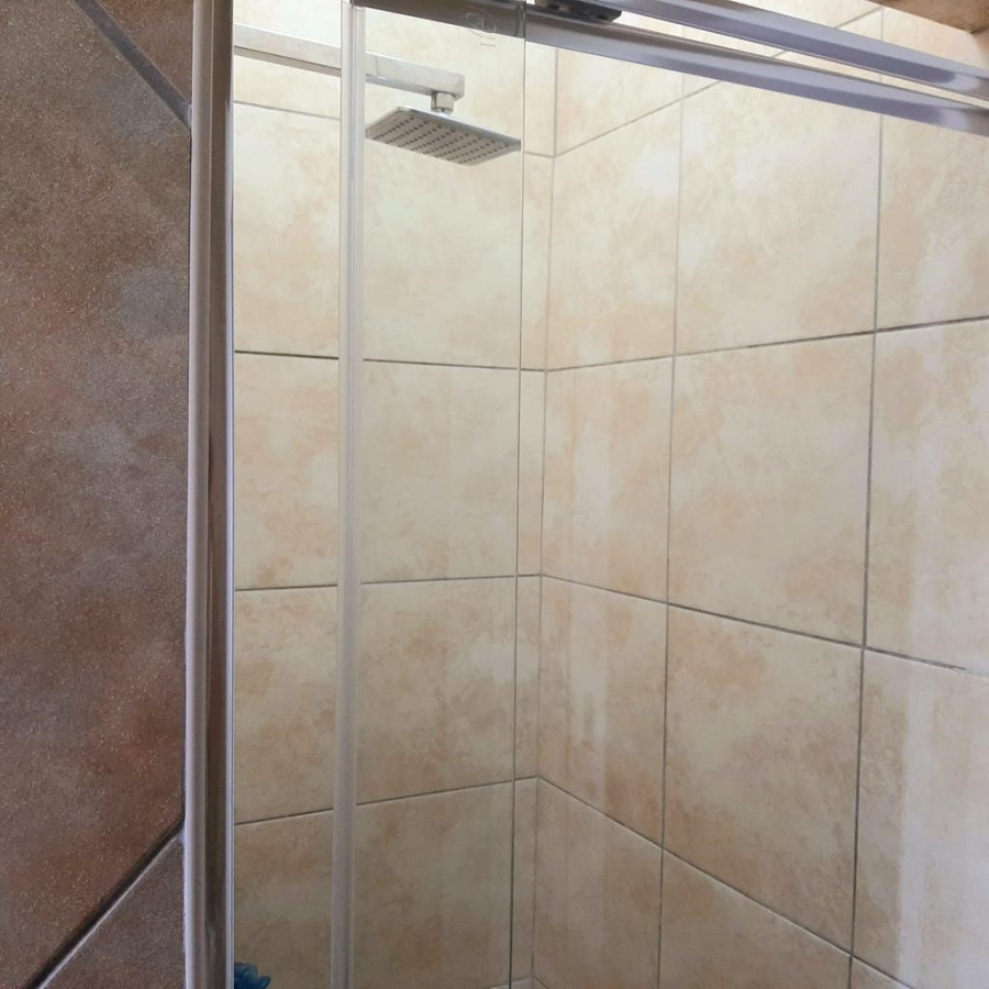 2 Bedroom Property for Sale in Corlett Gardens Gauteng